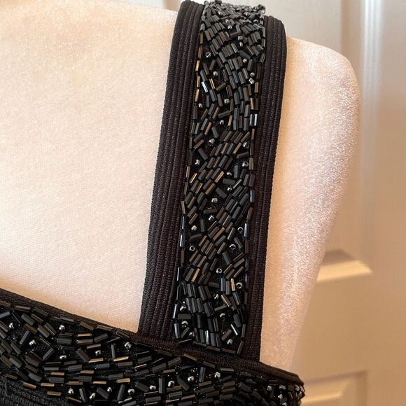 BLACK COCKTAIL DRESS SLEEVELESS WITH BEADED NECKLINE SIZE 6P NWT - Picture 3 of 9